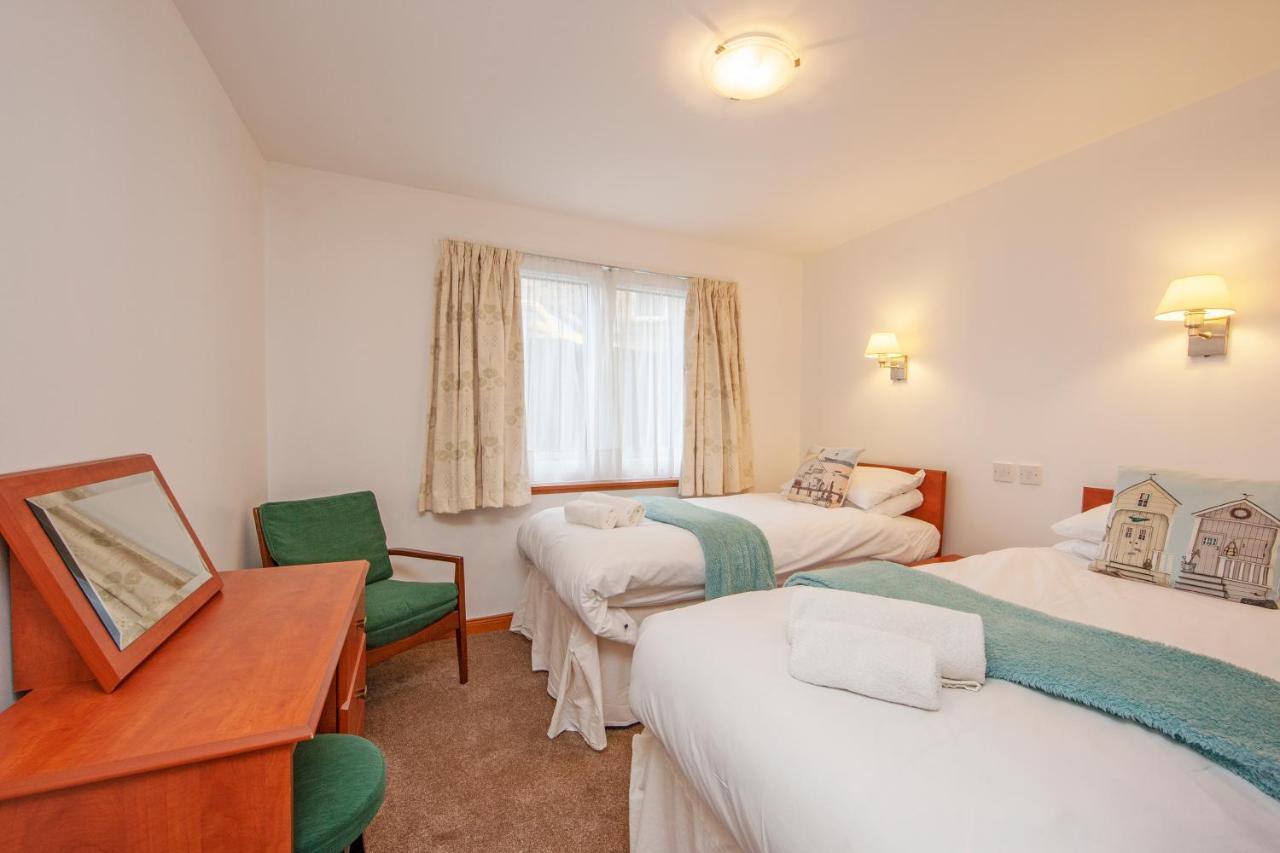 אובאן Esplanade Court Holiday Apartments מראה חיצוני תמונה
